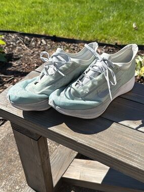 Nike Women's Light Mint Green Athletic Sneakers